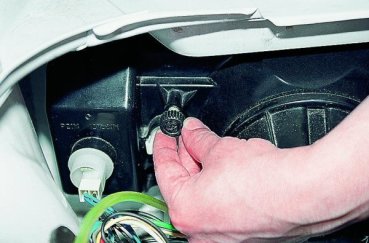 Автоматическое включение фар, неисправности и ремонт оптики на ВАЗ 2107 Автоматическое включение фар, неисправности и ремонт оптики на ВАЗ 2107