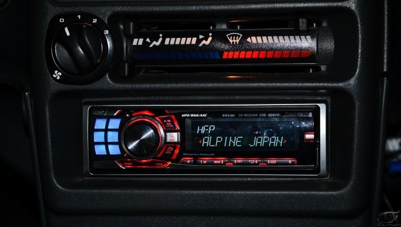 Описание характеристик автомобильной магнитолы Alpine (Алпайн)
